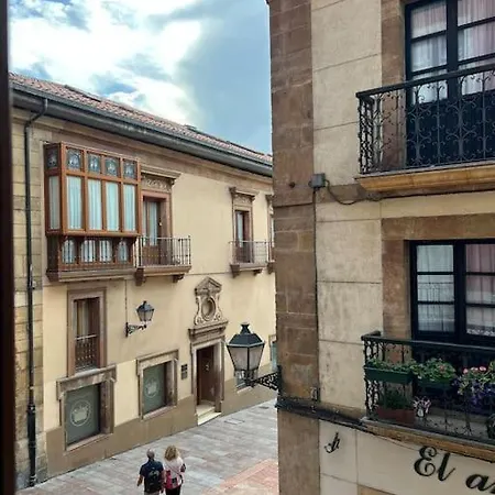La Mejor Ubicacion En Oviedo. Casco Historico. オビエド